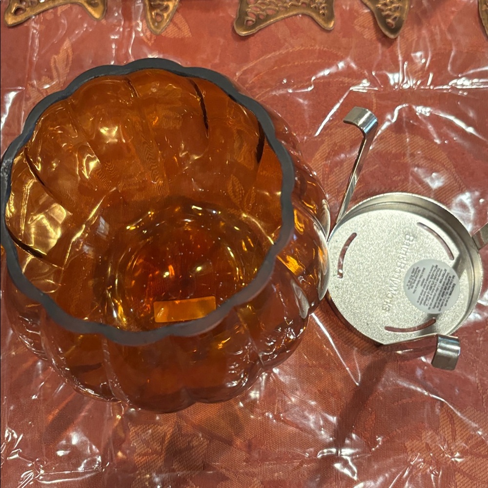 Bath & Body Works Pumpkin Glass Single-Wick Candle Holder - Picture 3 of 4